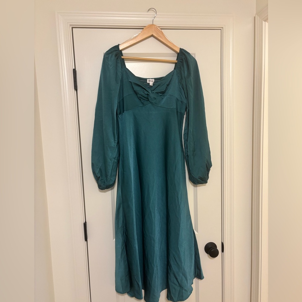 EUC - Silky Emerald Dress
